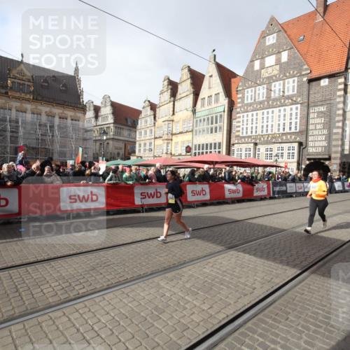 05.10.2025 - 20. swb-Marathon Bremen Yannick Fuchs http://msf.ph/oto/9309292 05.10.2025 11:15:01 Ziel 11345, 11607 meine-sportfotos.de