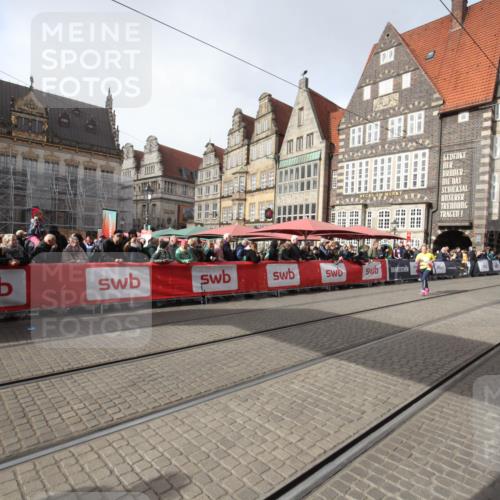 05.10.2025 - 20. swb-Marathon Bremen Yannick Fuchs http://msf.ph/oto/9309303 05.10.2025 11:15:04 Ziel 10496 meine-sportfotos.de