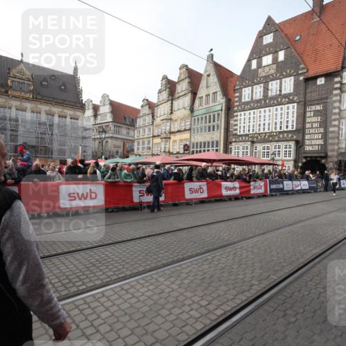 05.10.2025 - 20. swb-Marathon Bremen Yannick Fuchs http://msf.ph/oto/9309333 05.10.2025 11:15:19 Ziel 11293 meine-sportfotos.de