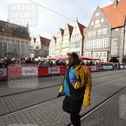 05.10.2025 - 20. swb-Marathon Bremen Yannick Fuchs http://msf.ph/oto/9309360 05.10.2025 11:15:39 Ziel  meine-sportfotos.de