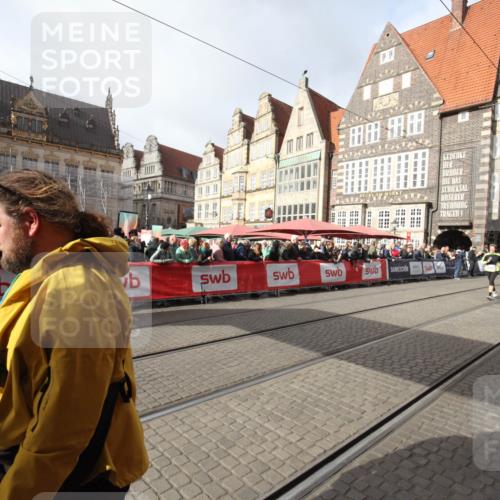 05.10.2025 - 20. swb-Marathon Bremen Yannick Fuchs http://msf.ph/oto/9309371 05.10.2025 11:15:41 Ziel 9567 meine-sportfotos.de