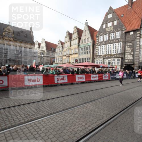 05.10.2025 - 20. swb-Marathon Bremen Yannick Fuchs http://msf.ph/oto/9309416 05.10.2025 11:15:59 Ziel 10355 meine-sportfotos.de