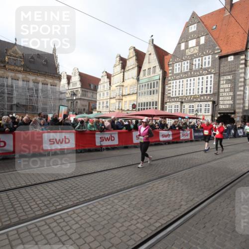 05.10.2025 - 20. swb-Marathon Bremen Yannick Fuchs http://msf.ph/oto/9309431 05.10.2025 11:16:02 Ziel 8476, 10355, 11375 meine-sportfotos.de