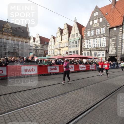 05.10.2025 - 20. swb-Marathon Bremen Yannick Fuchs http://msf.ph/oto/9309433 05.10.2025 11:16:02 Ziel 8476, 10355, 11375 meine-sportfotos.de