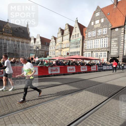 05.10.2025 - 20. swb-Marathon Bremen Yannick Fuchs http://msf.ph/oto/9309469 05.10.2025 11:16:08 Ziel 7109, 10220, 10831, 10846, 11331 meine-sportfotos.de