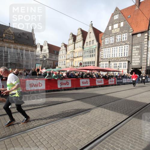 05.10.2025 - 20. swb-Marathon Bremen Yannick Fuchs http://msf.ph/oto/9309473 05.10.2025 11:16:09 Ziel 7109, 9640, 10220, 10635, 10831, 10846, 11331 meine-sportfotos.de