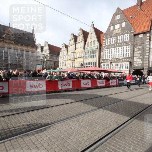 05.10.2025 - 20. swb-Marathon Bremen Yannick Fuchs http://msf.ph/oto/9309479 05.10.2025 11:16:09 Ziel 7109, 9640, 10220, 10635, 10831, 10846, 11331 meine-sportfotos.de