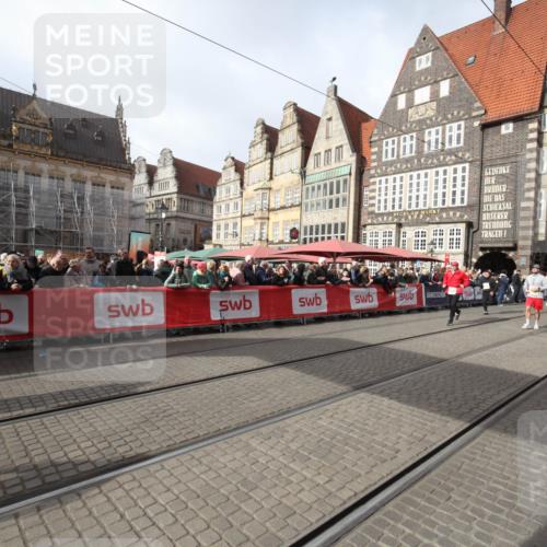 05.10.2025 - 20. swb-Marathon Bremen Yannick Fuchs http://msf.ph/oto/9309481 05.10.2025 11:16:10 Ziel 7109, 9640, 10220, 10635, 11331 meine-sportfotos.de