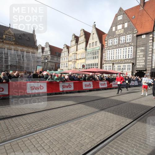 05.10.2025 - 20. swb-Marathon Bremen Yannick Fuchs http://msf.ph/oto/9309489 05.10.2025 11:16:10 Ziel 7109, 9640, 10220, 10635, 11331 meine-sportfotos.de