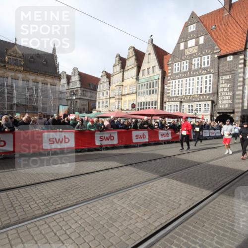 05.10.2025 - 20. swb-Marathon Bremen Yannick Fuchs http://msf.ph/oto/9309491 05.10.2025 11:16:11 Ziel 7109, 9640, 10220, 10635, 11331 meine-sportfotos.de