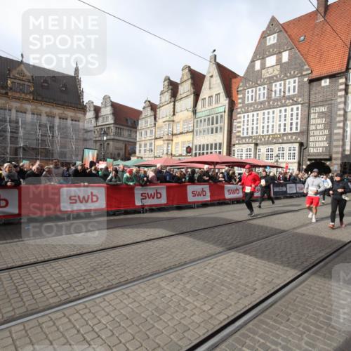 05.10.2025 - 20. swb-Marathon Bremen Yannick Fuchs http://msf.ph/oto/9309493 05.10.2025 11:16:11 Ziel 7109, 9640, 10220, 10635, 11331 meine-sportfotos.de