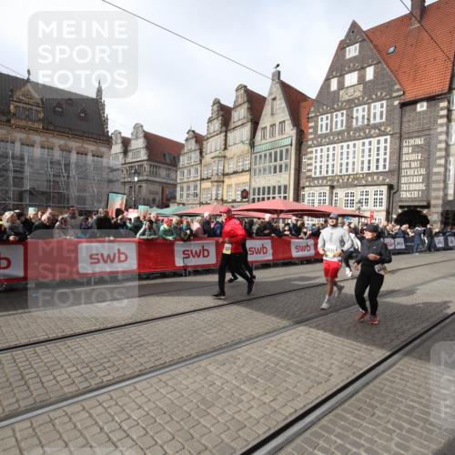 05.10.2025 - 20. swb-Marathon Bremen Yannick Fuchs http://msf.ph/oto/9309504 05.10.2025 11:16:12 Ziel 7109, 9640, 9679, 10220, 10635, 11331 meine-sportfotos.de