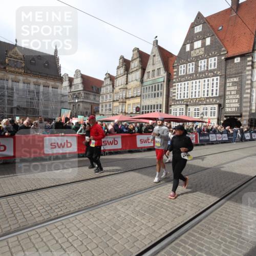 05.10.2025 - 20. swb-Marathon Bremen Yannick Fuchs http://msf.ph/oto/9309507 05.10.2025 11:16:13 Ziel 7109, 9640, 9679, 10220, 10564, 10635, 11331 meine-sportfotos.de