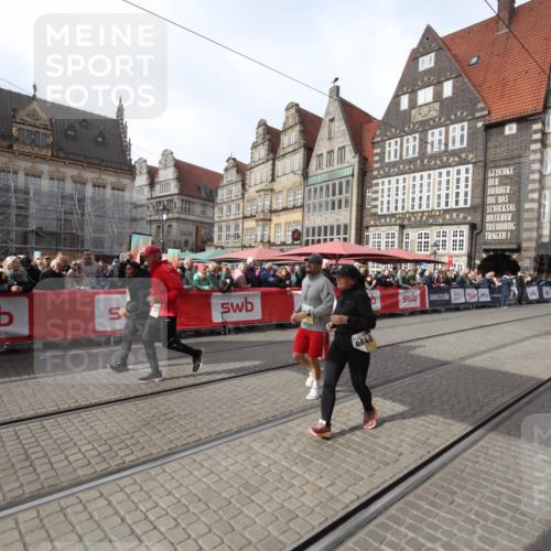05.10.2025 - 20. swb-Marathon Bremen Yannick Fuchs http://msf.ph/oto/9309509 05.10.2025 11:16:13 Ziel 7109, 9640, 9679, 10220, 10564, 10635, 11331 meine-sportfotos.de