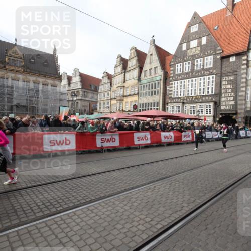 05.10.2025 - 20. swb-Marathon Bremen Yannick Fuchs http://msf.ph/oto/9309550 05.10.2025 11:16:31 Ziel 10023, 10379, 10450, 11358, 11404 meine-sportfotos.de