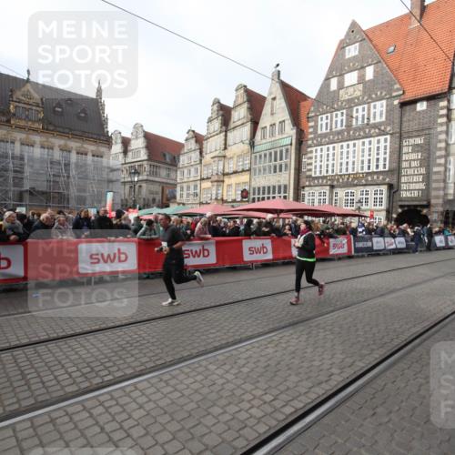 05.10.2025 - 20. swb-Marathon Bremen Yannick Fuchs http://msf.ph/oto/9309557 05.10.2025 11:16:33 Ziel 11358, 11404 meine-sportfotos.de