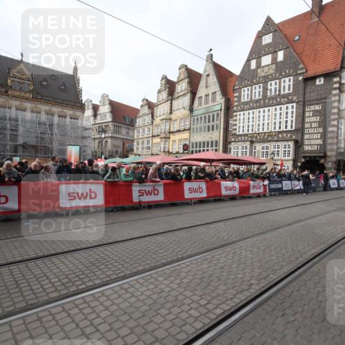 05.10.2025 - 20. swb-Marathon Bremen Yannick Fuchs http://msf.ph/oto/9309630 05.10.2025 11:16:54 Ziel  meine-sportfotos.de