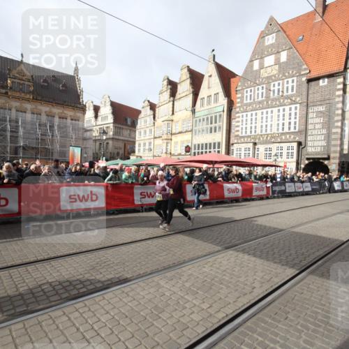 05.10.2025 - 20. swb-Marathon Bremen Yannick Fuchs http://msf.ph/oto/9309683 05.10.2025 11:17:04 Ziel 10728, 10752 meine-sportfotos.de