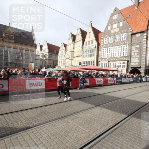 05.10.2025 - 20. swb-Marathon Bremen Yannick Fuchs http://msf.ph/oto/9309686 05.10.2025 11:17:04 Ziel 10728, 10752 meine-sportfotos.de
