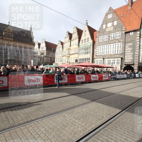 05.10.2025 - 20. swb-Marathon Bremen Yannick Fuchs http://msf.ph/oto/9309704 05.10.2025 11:17:06 Ziel 10728, 10752 meine-sportfotos.de