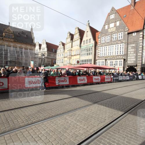 05.10.2025 - 20. swb-Marathon Bremen Yannick Fuchs http://msf.ph/oto/9309716 05.10.2025 11:17:07 Ziel  meine-sportfotos.de