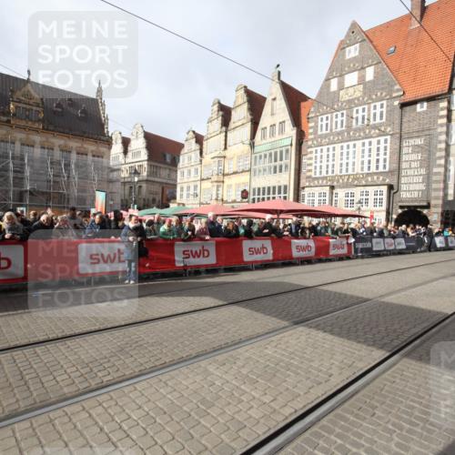 05.10.2025 - 20. swb-Marathon Bremen Yannick Fuchs http://msf.ph/oto/9309718 05.10.2025 11:17:08 Ziel  meine-sportfotos.de