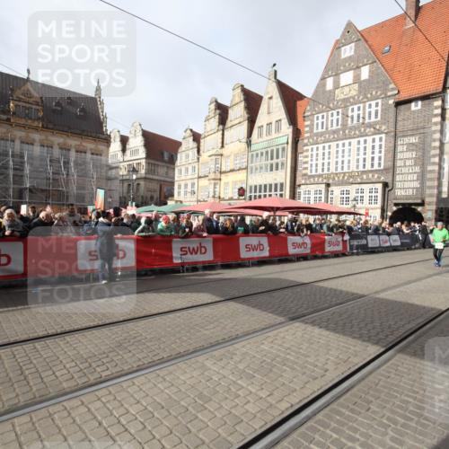 05.10.2025 - 20. swb-Marathon Bremen Yannick Fuchs http://msf.ph/oto/9309739 05.10.2025 11:17:10 Ziel 10759, 10874 meine-sportfotos.de