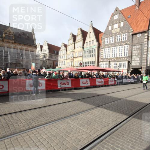05.10.2025 - 20. swb-Marathon Bremen Yannick Fuchs http://msf.ph/oto/9309741 05.10.2025 11:17:10 Ziel 10759, 10874 meine-sportfotos.de