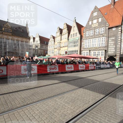 05.10.2025 - 20. swb-Marathon Bremen Yannick Fuchs http://msf.ph/oto/9309743 05.10.2025 11:17:10 Ziel 10759, 10874 meine-sportfotos.de