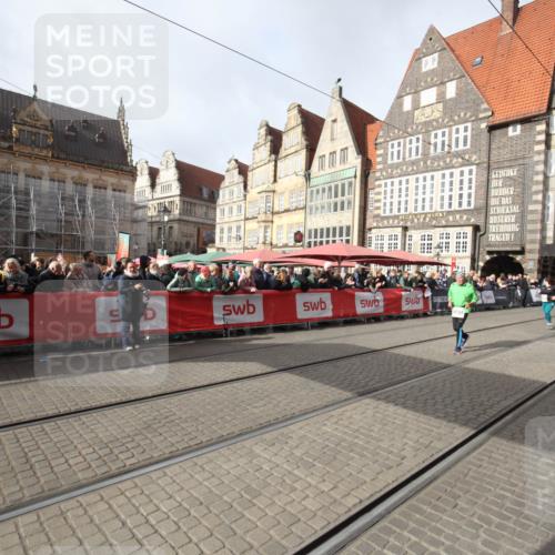 05.10.2025 - 20. swb-Marathon Bremen Yannick Fuchs http://msf.ph/oto/9309756 05.10.2025 11:17:12 Ziel 10759, 10874 meine-sportfotos.de