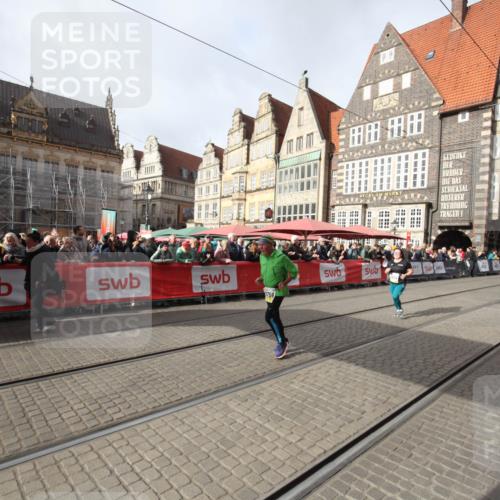 05.10.2025 - 20. swb-Marathon Bremen Yannick Fuchs http://msf.ph/oto/9309771 05.10.2025 11:17:14 Ziel 10759, 10874 meine-sportfotos.de