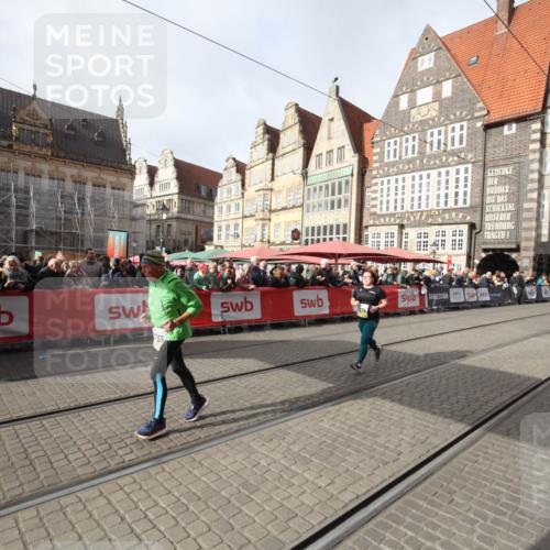 05.10.2025 - 20. swb-Marathon Bremen Yannick Fuchs http://msf.ph/oto/9309778 05.10.2025 11:17:15 Ziel 10759, 10874 meine-sportfotos.de