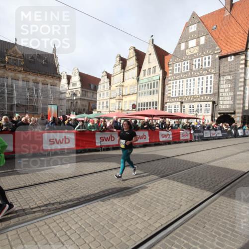 05.10.2025 - 20. swb-Marathon Bremen Yannick Fuchs http://msf.ph/oto/9309782 05.10.2025 11:17:15 Ziel 10759, 10874 meine-sportfotos.de