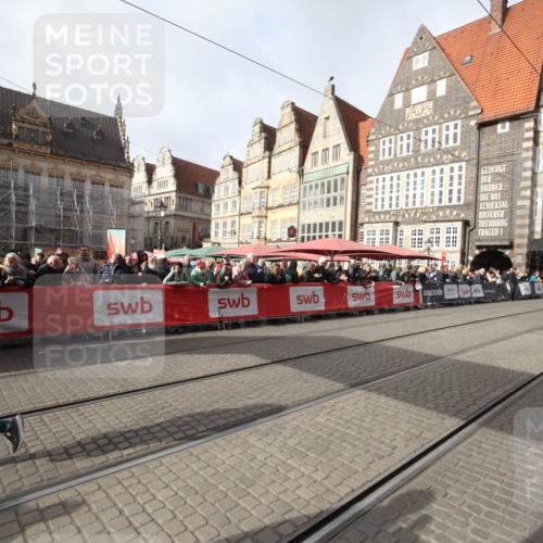 05.10.2025 - 20. swb-Marathon Bremen Yannick Fuchs http://msf.ph/oto/9309791 05.10.2025 11:17:16 Ziel 10874 meine-sportfotos.de