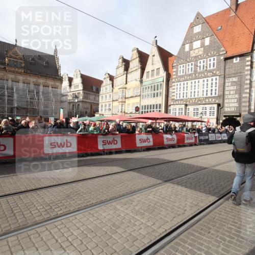 05.10.2025 - 20. swb-Marathon Bremen Yannick Fuchs http://msf.ph/oto/9309819 05.10.2025 11:17:20 Ziel  meine-sportfotos.de