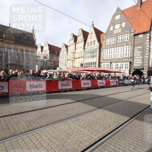05.10.2025 - 20. swb-Marathon Bremen Yannick Fuchs http://msf.ph/oto/9309826 05.10.2025 11:17:21 Ziel 11008 meine-sportfotos.de
