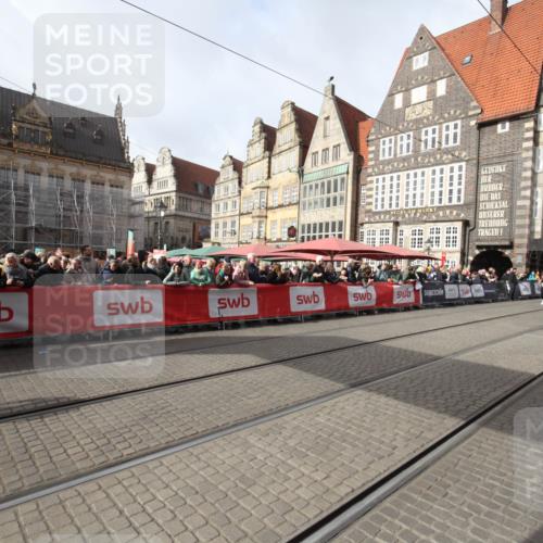 05.10.2025 - 20. swb-Marathon Bremen Yannick Fuchs http://msf.ph/oto/9309871 05.10.2025 11:17:27 Ziel 11008 meine-sportfotos.de