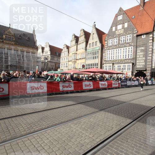 05.10.2025 - 20. swb-Marathon Bremen Yannick Fuchs http://msf.ph/oto/9309887 05.10.2025 11:17:29 Ziel 9805 meine-sportfotos.de