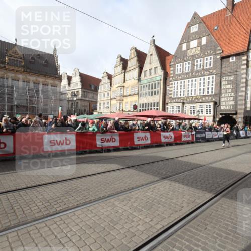 05.10.2025 - 20. swb-Marathon Bremen Yannick Fuchs http://msf.ph/oto/9309889 05.10.2025 11:17:29 Ziel 9805 meine-sportfotos.de