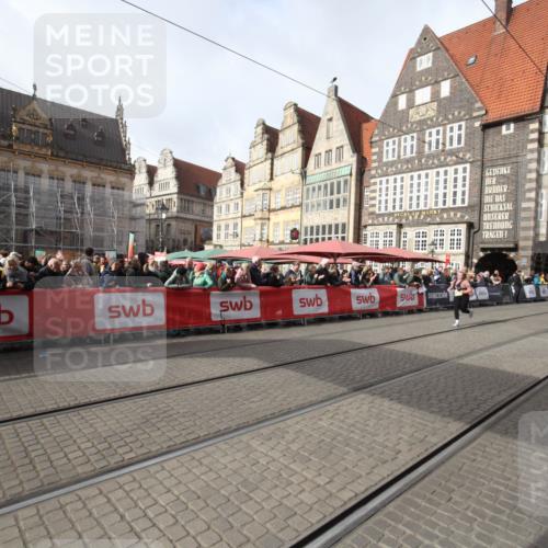 05.10.2025 - 20. swb-Marathon Bremen Yannick Fuchs http://msf.ph/oto/9309895 05.10.2025 11:17:30 Ziel 9805 meine-sportfotos.de
