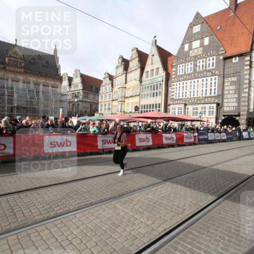 05.10.2025 - 20. swb-Marathon Bremen Yannick Fuchs http://msf.ph/oto/9309915 05.10.2025 11:17:33 Ziel 9805 meine-sportfotos.de