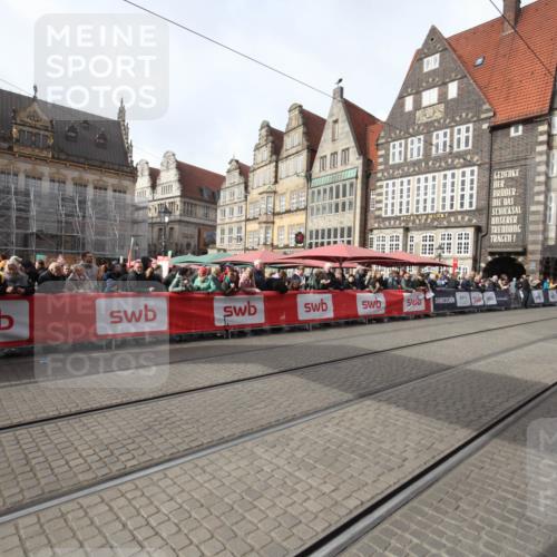 05.10.2025 - 20. swb-Marathon Bremen Yannick Fuchs http://msf.ph/oto/9309936 05.10.2025 11:17:36 Ziel  meine-sportfotos.de
