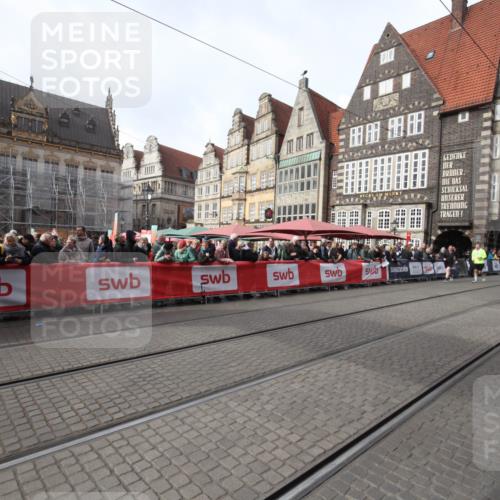 05.10.2025 - 20. swb-Marathon Bremen Yannick Fuchs http://msf.ph/oto/9309973 05.10.2025 11:17:41 Ziel  meine-sportfotos.de