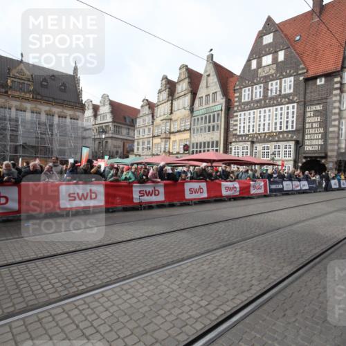 05.10.2025 - 20. swb-Marathon Bremen Yannick Fuchs http://msf.ph/oto/9310052 05.10.2025 11:17:51 Ziel  meine-sportfotos.de