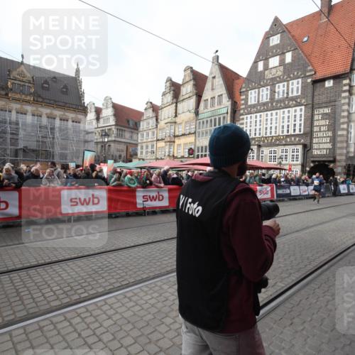 05.10.2025 - 20. swb-Marathon Bremen Yannick Fuchs http://msf.ph/oto/9310148 05.10.2025 11:18:05 Ziel 10808 meine-sportfotos.de