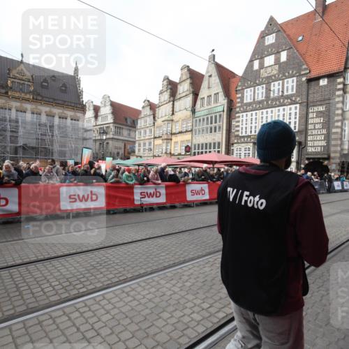 05.10.2025 - 20. swb-Marathon Bremen Yannick Fuchs http://msf.ph/oto/9310150 05.10.2025 11:18:05 Ziel 10808 meine-sportfotos.de