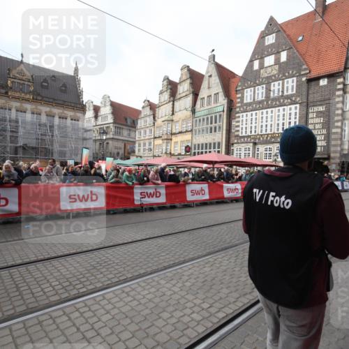 05.10.2025 - 20. swb-Marathon Bremen Yannick Fuchs http://msf.ph/oto/9310153 05.10.2025 11:18:05 Ziel 10808 meine-sportfotos.de