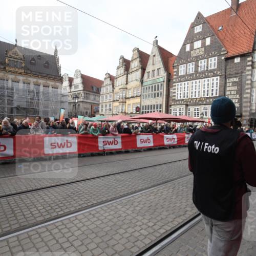 05.10.2025 - 20. swb-Marathon Bremen Yannick Fuchs http://msf.ph/oto/9310155 05.10.2025 11:18:06 Ziel 10808, 11082 meine-sportfotos.de