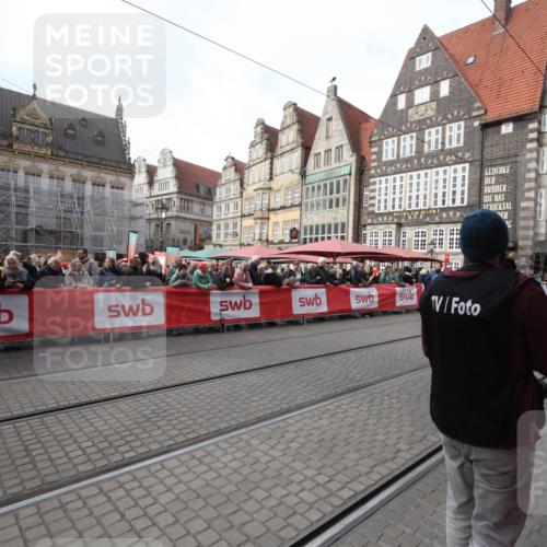 05.10.2025 - 20. swb-Marathon Bremen Yannick Fuchs http://msf.ph/oto/9310157 05.10.2025 11:18:06 Ziel 10808, 11082 meine-sportfotos.de