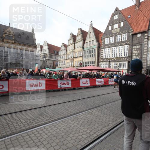 05.10.2025 - 20. swb-Marathon Bremen Yannick Fuchs http://msf.ph/oto/9310159 05.10.2025 11:18:06 Ziel 10808, 11082 meine-sportfotos.de